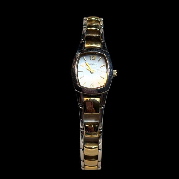 WOMAN'S FOSSIL F2 ES9525 STAINLESS STEEEL-GOLD TONE  30M WATCH 5066 - Picture 1 of 16